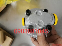 sk300-3-pilot-pump-3.jpg